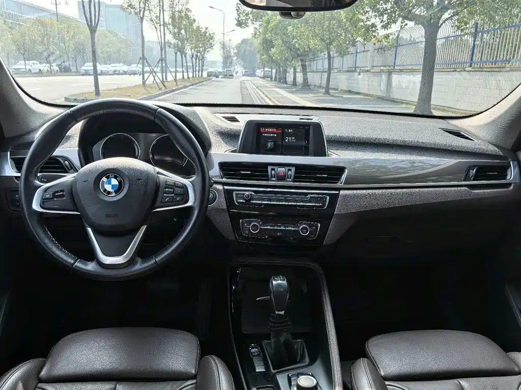 BMW X1 2018 — фото 16