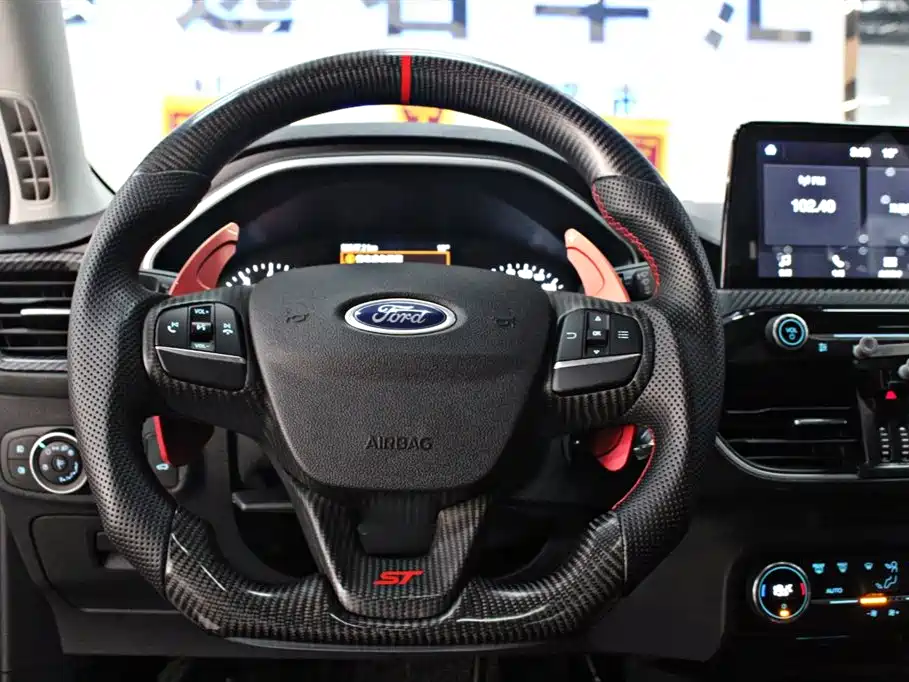 Ford Focus 2018 — фото 5