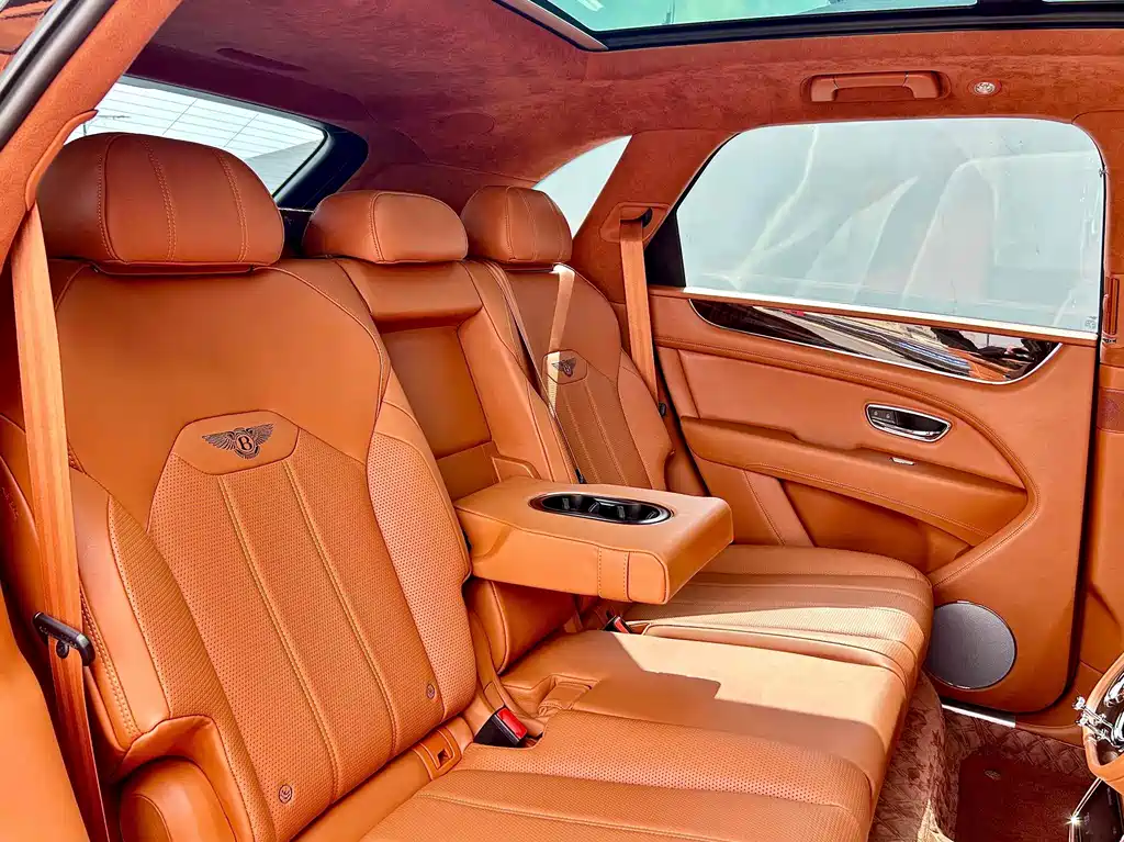 Bentley Bentayga 2022 — фото 17