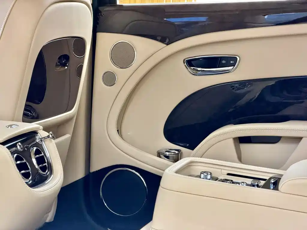 Bentley Mulsanne 2015 — фото 7