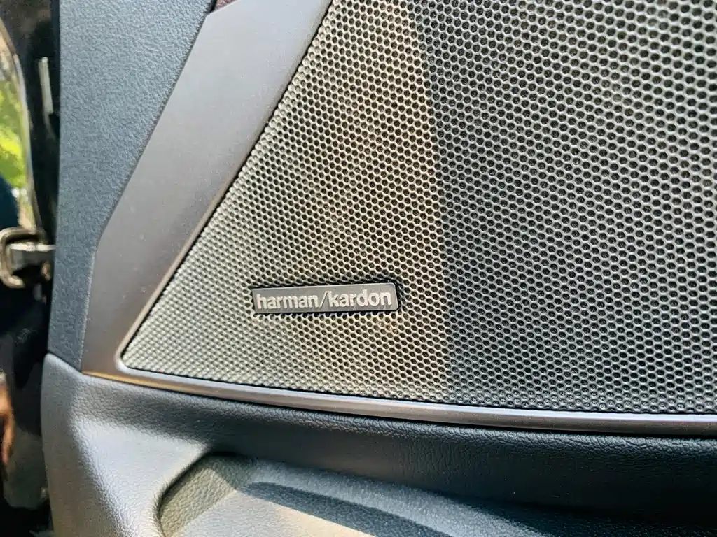 BMW 3 Series 2021 — фото 11