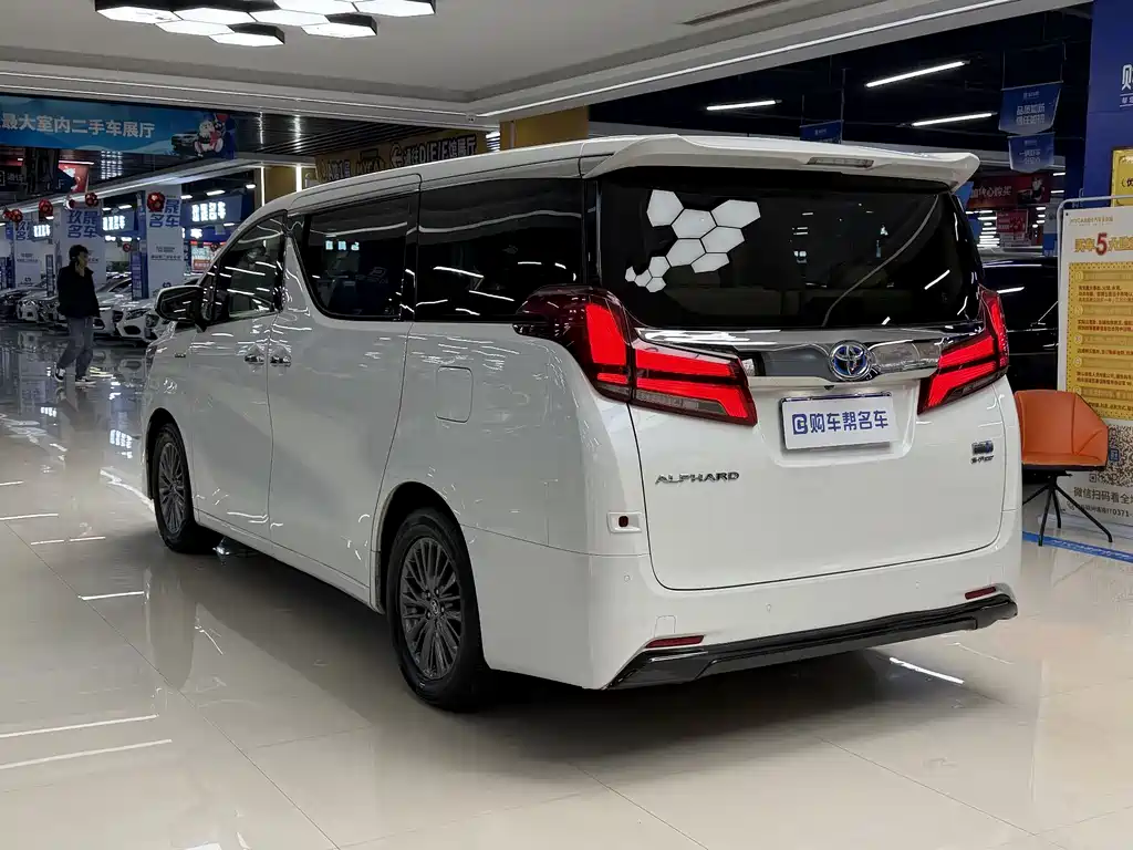 Toyota Alphard 2019 — фото 18