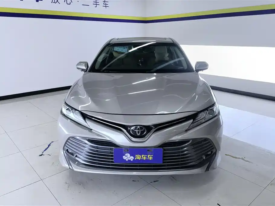 Toyota Camry 2020 — фото 2