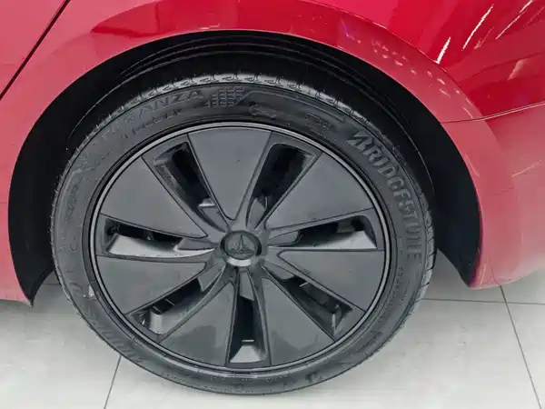 Tesla Model 3 2025