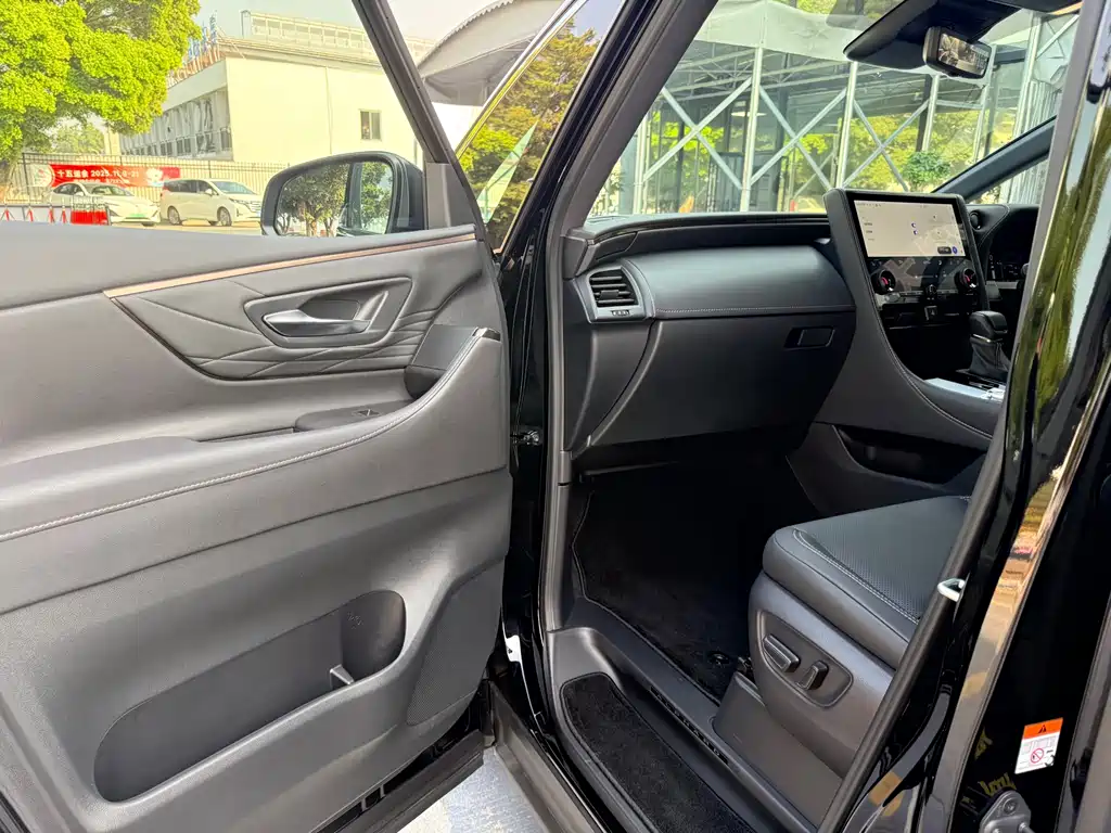 Toyota Alphard 2025 — фото 14
