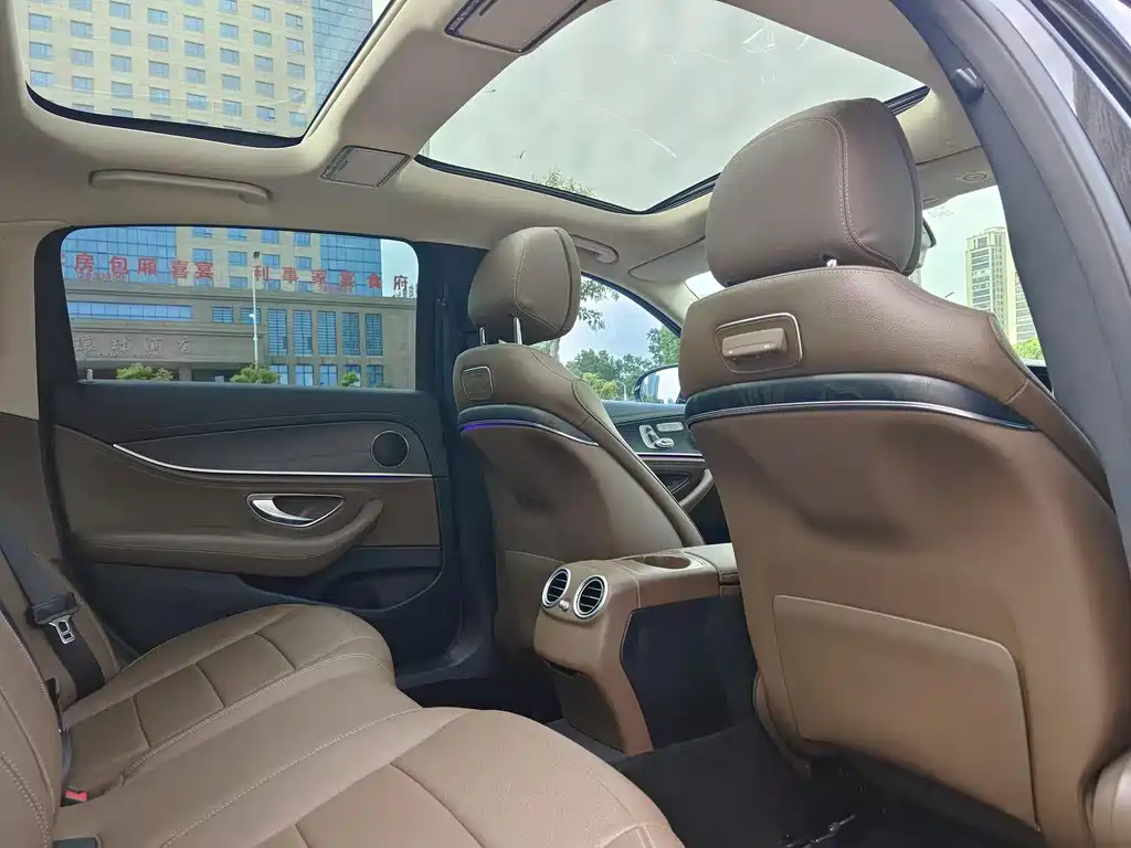 Mercedes-Benz E-Class 2020 — фото 15