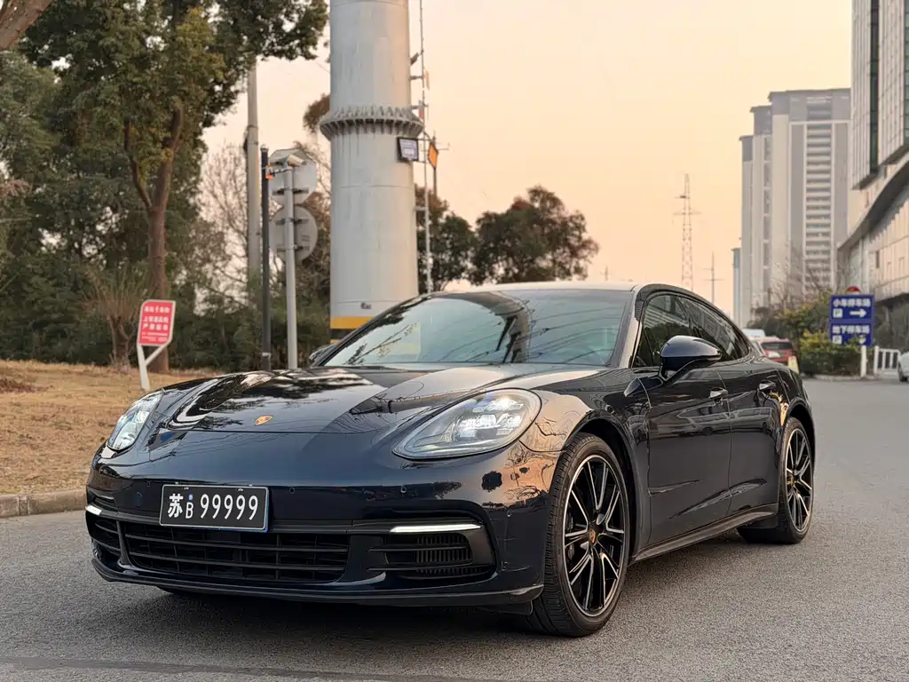Porsche Panamera 2020 — фото 1