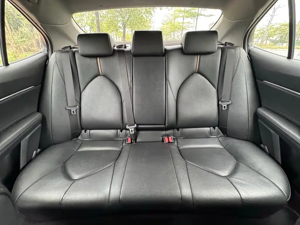 Toyota Camry 2022 — фото 10