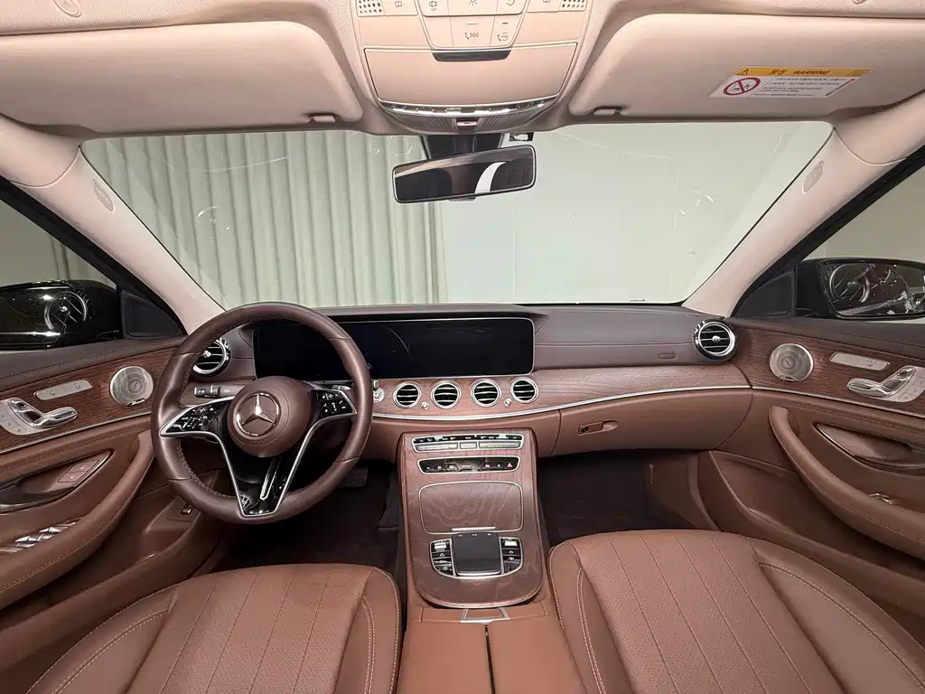 Mercedes-Benz E-Class 2023 — фото 4