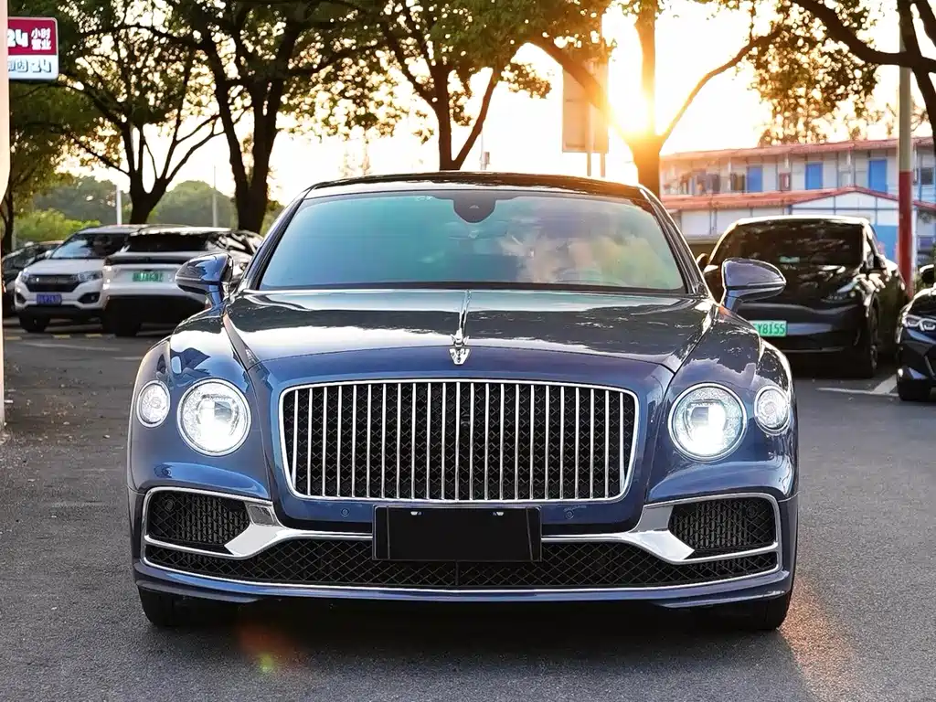 Bentley Flying Spur 2020 — фото 2