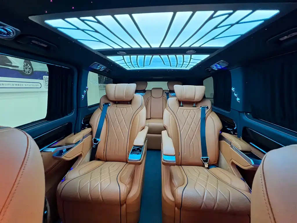 Mercedes-Benz Vito 2023 — фото 18
