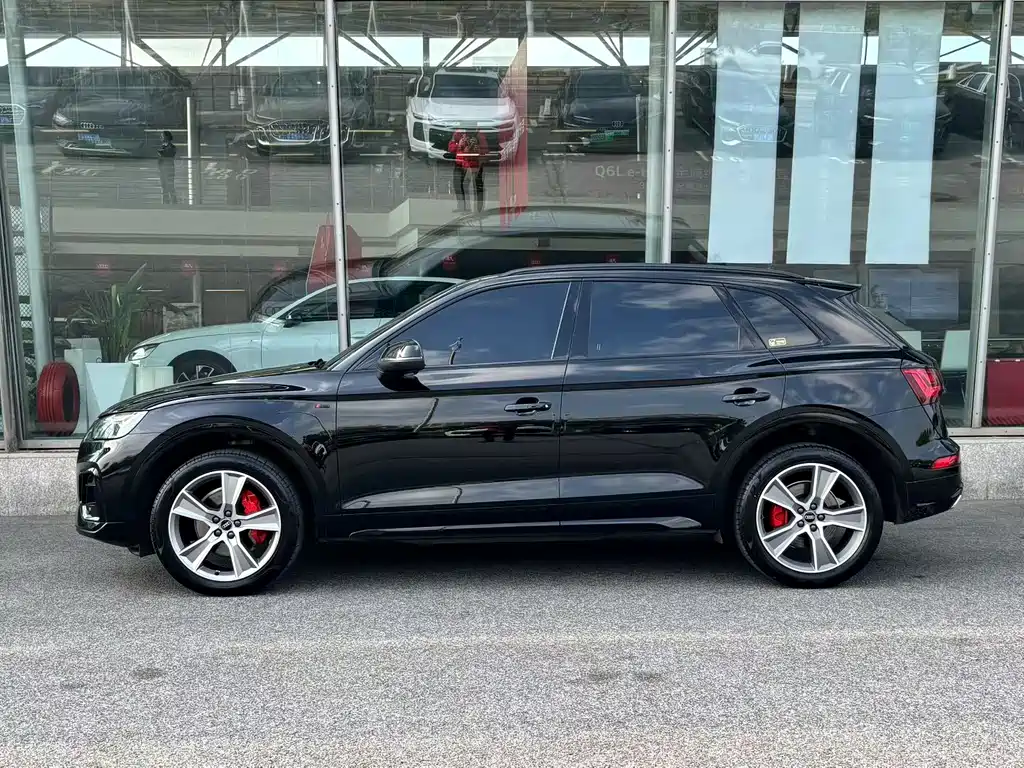 Audi Q5L 2023 — фото 2
