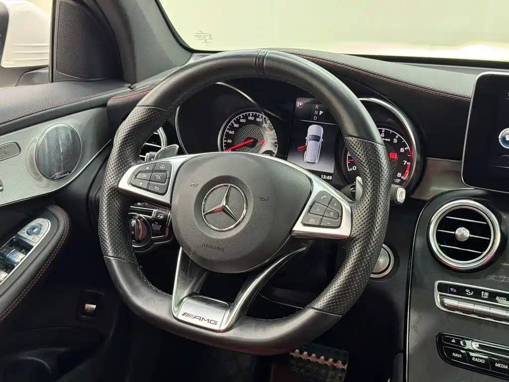Mercedes-Benz GLC AMG 2020 — фото 16