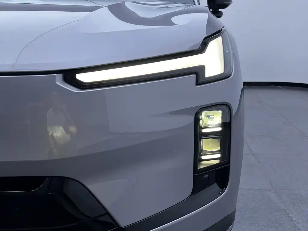 Volvo XC70 Plug-In Hybrid 2025 — фото 22
