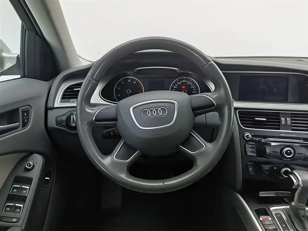 Audi A4L 2016 — фото 11