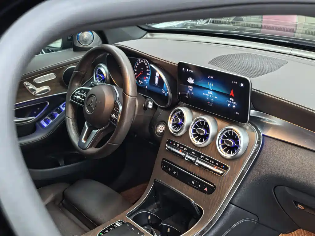 Mercedes-Benz GLC 2020 — фото 25