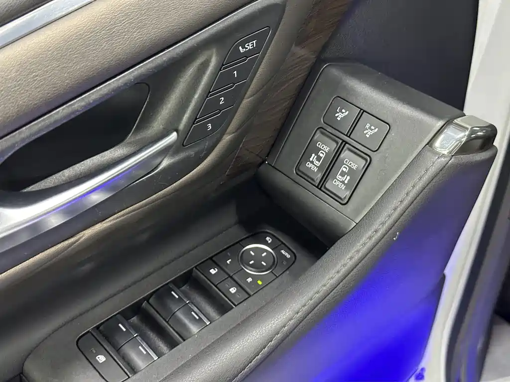 Toyota Vellfire 2024 — фото 38