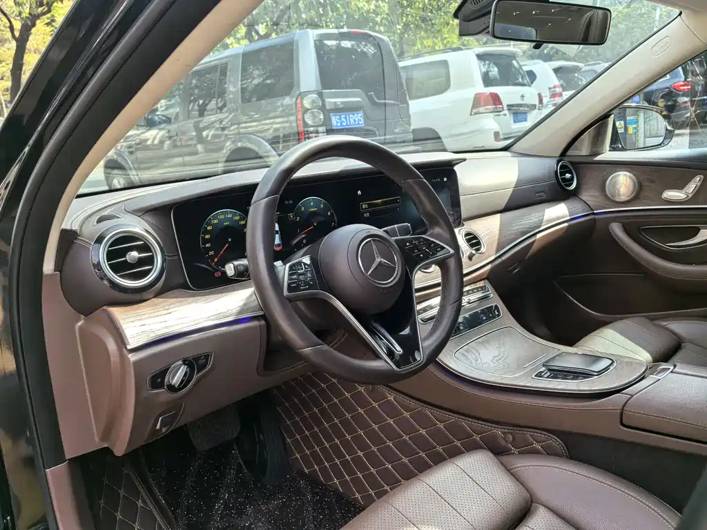 Mercedes-Benz E-Class 2022 — фото 11