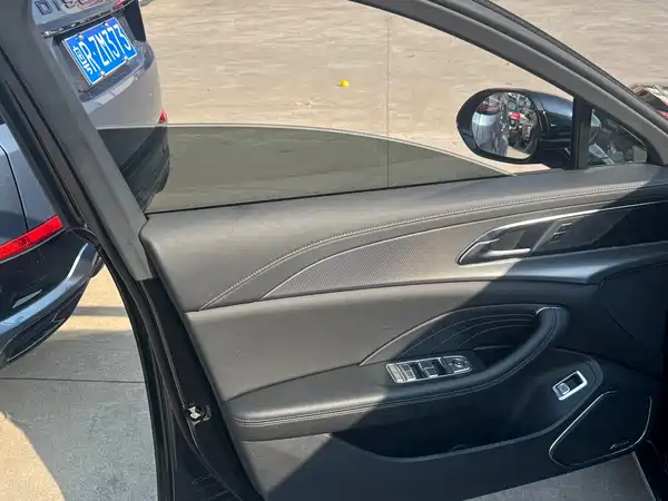 Hongqi H5 2024