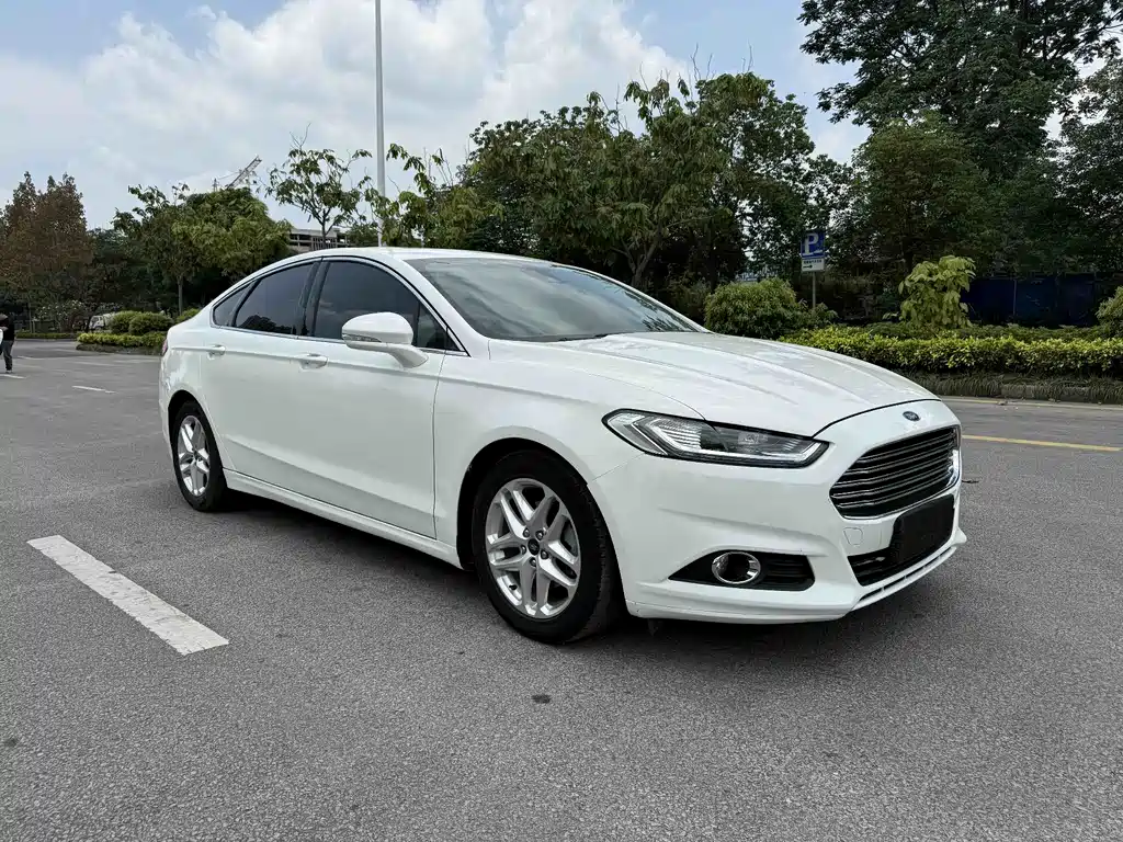 Ford Mondeo 2015 — фото 3