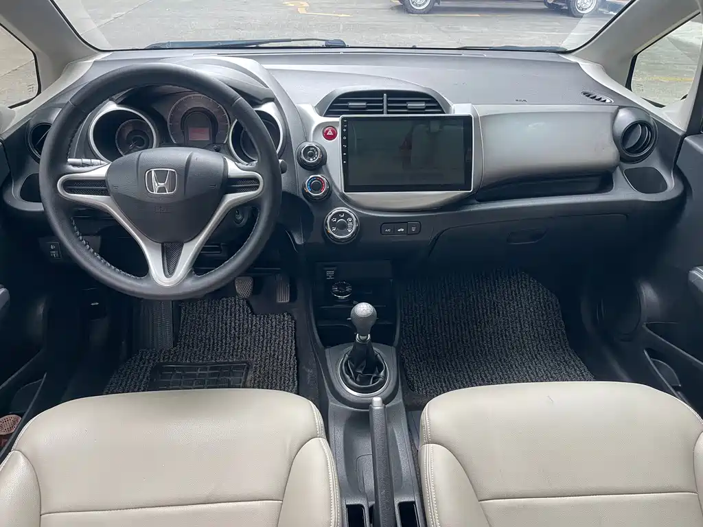 Honda Fit 2013 — фото 4