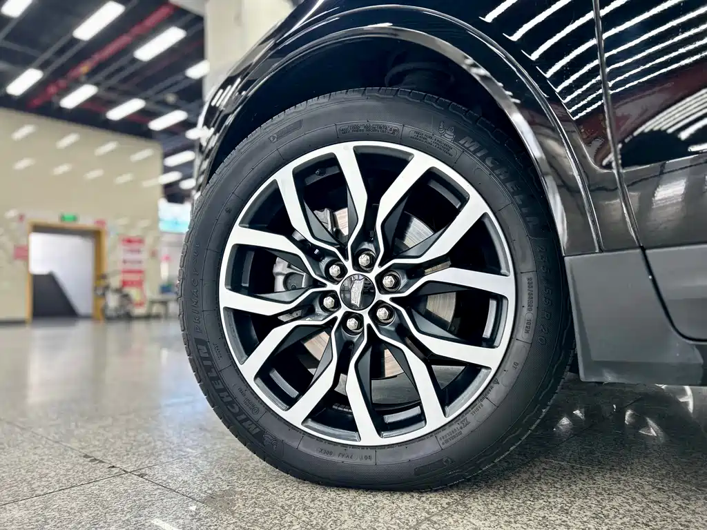 Cadillac XT5 2023 — фото 16
