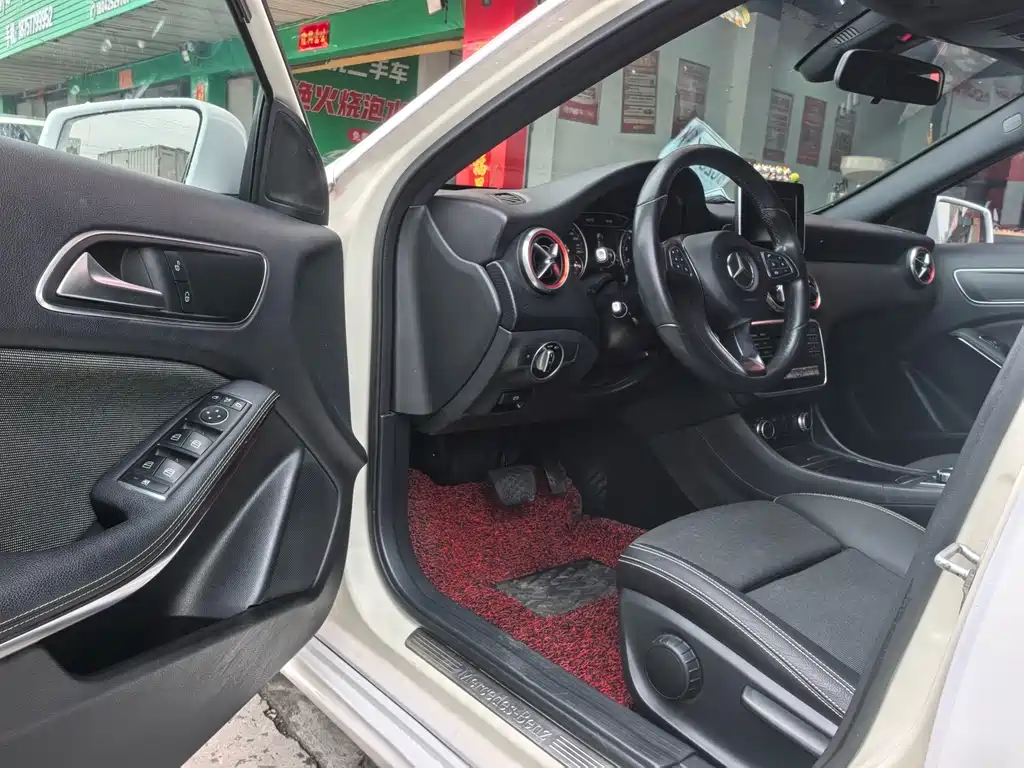 Mercedes-Benz A-Class 2017 — фото 5