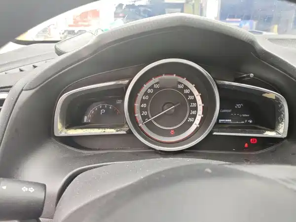 Mazda 3 Axela 2016