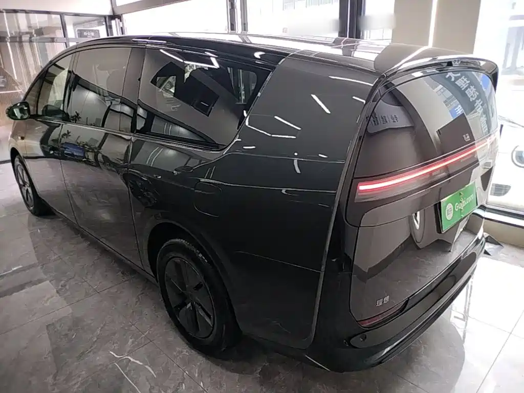 Li Auto Li MEGA 2025