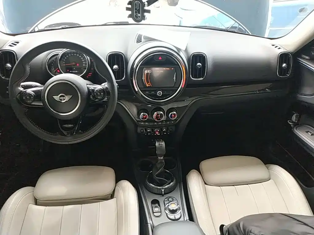 MINI Countryman 2017 — фото 10