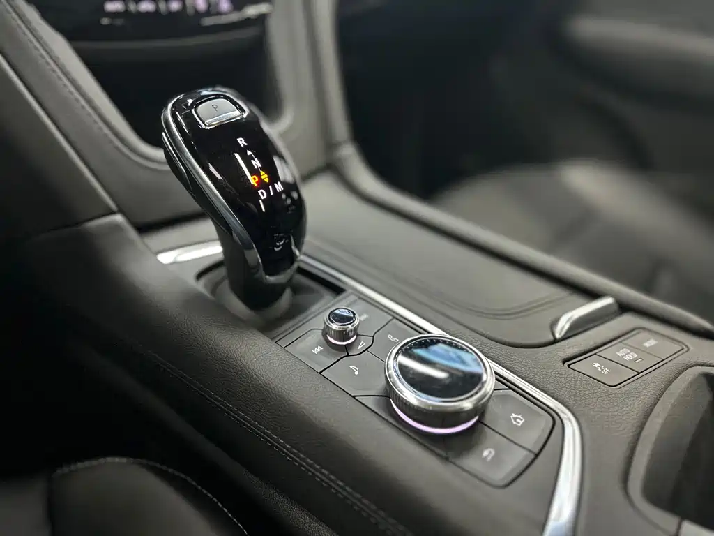 Cadillac XT5 2023 — фото 15