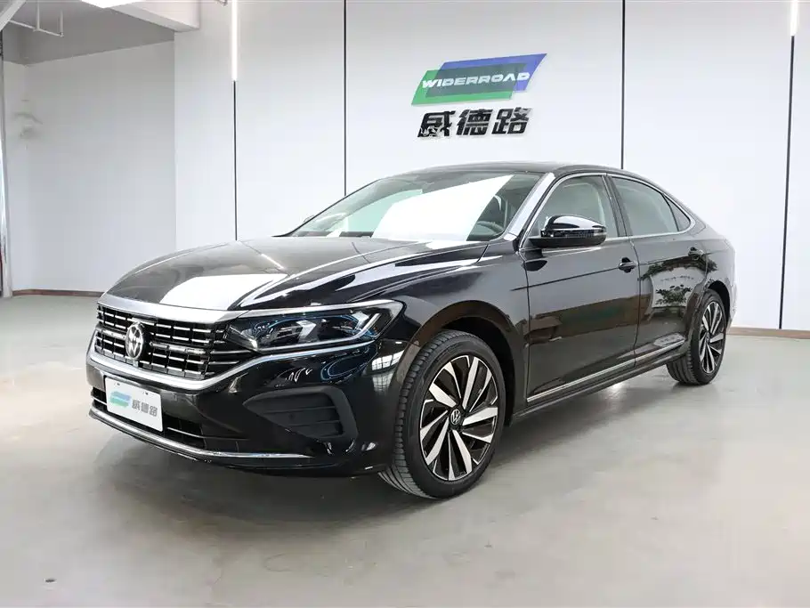 Volkswagen Passat 2025 — фото 1