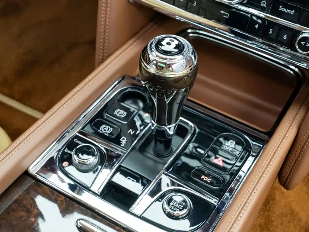 Bentley Mulsanne 2019 — фото 17