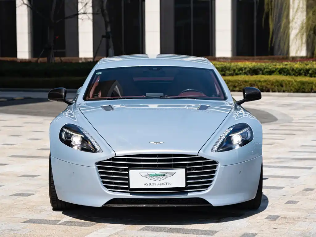 Aston Martin Rapide 2018 — фото 2