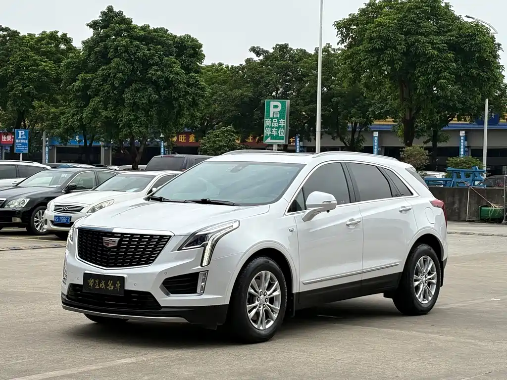 Cadillac XT5 2022 — фото 1