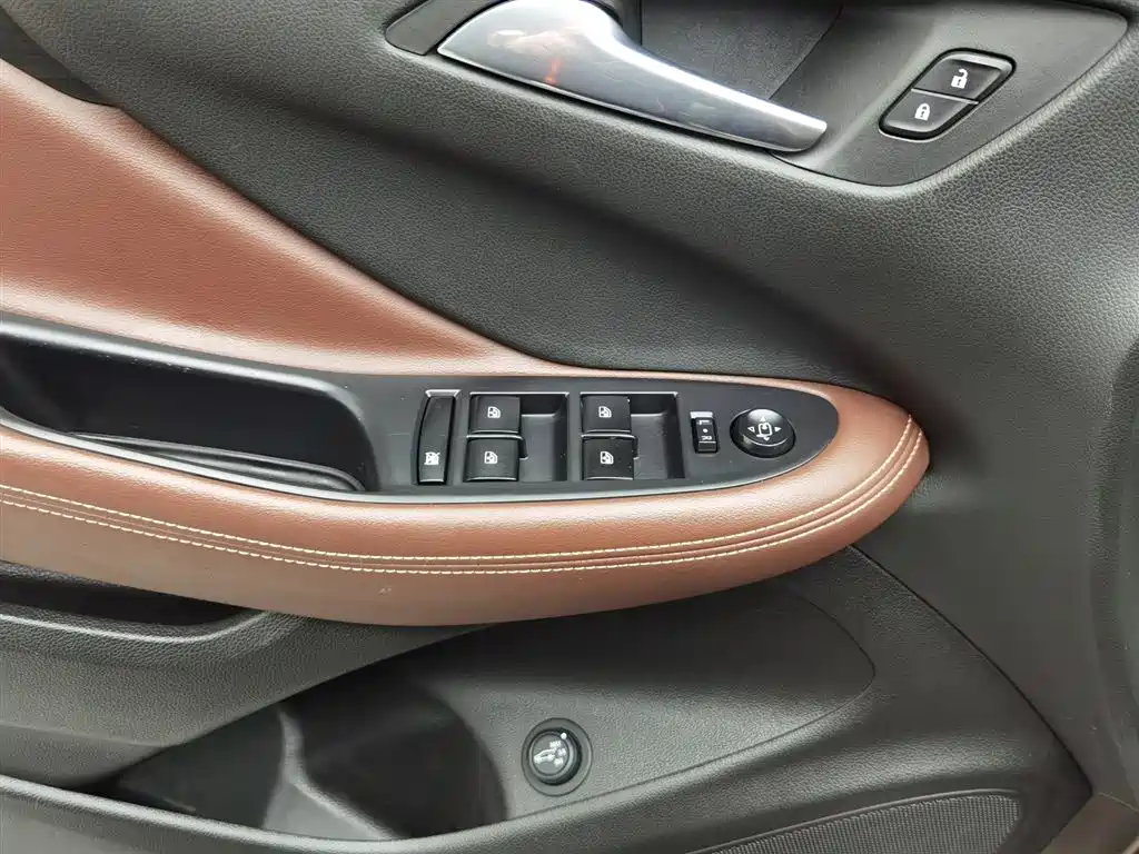 Buick Envision Plus 2019 — фото 9