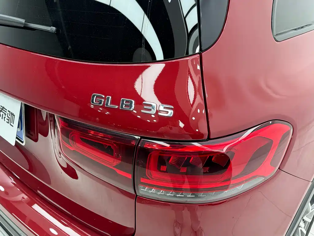 Mercedes-Benz GLB AMG 2023 — фото 15