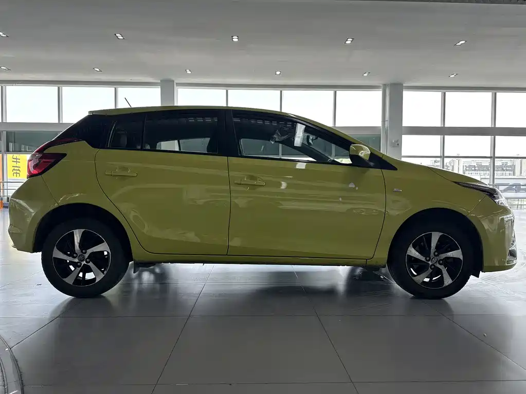 Toyota Yaris L 2019 — фото 4