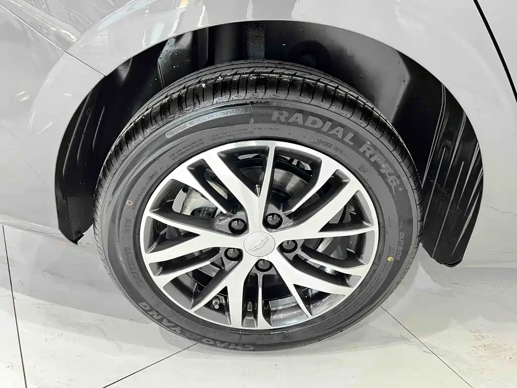 Geely Emgrand 2023 — фото 19