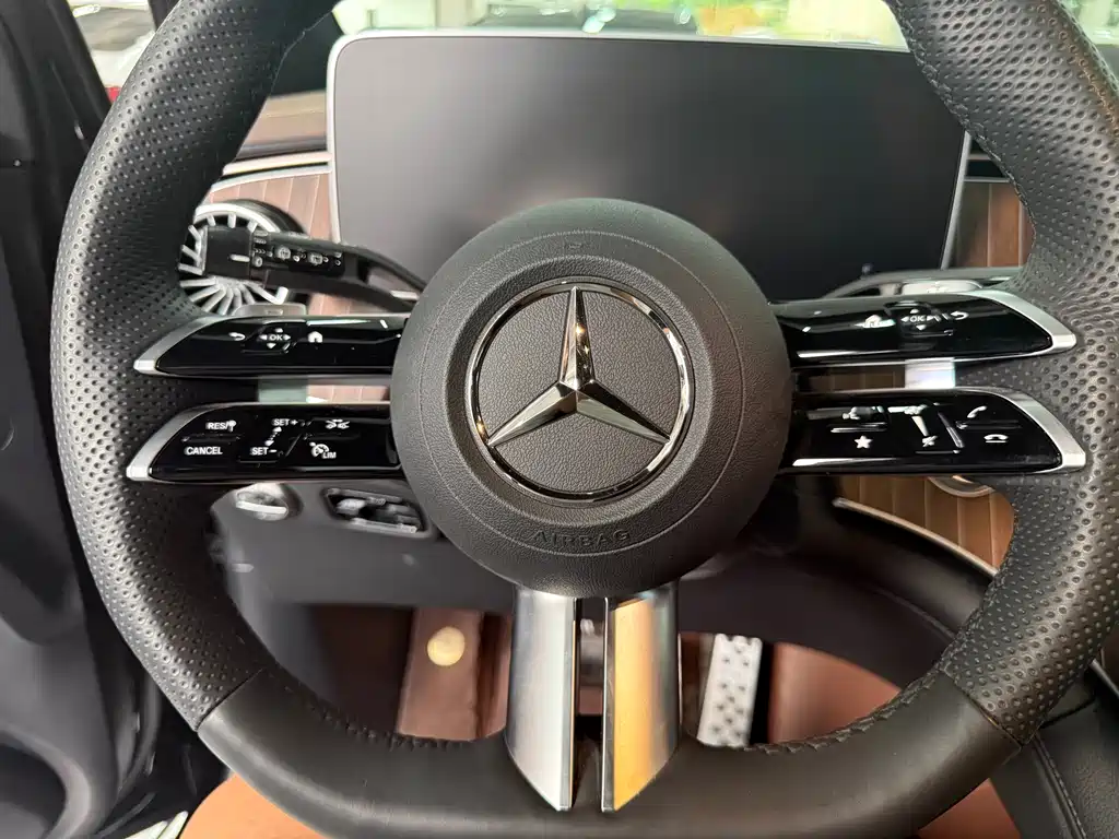 Mercedes-Benz EQE SUV 2024 — фото 14
