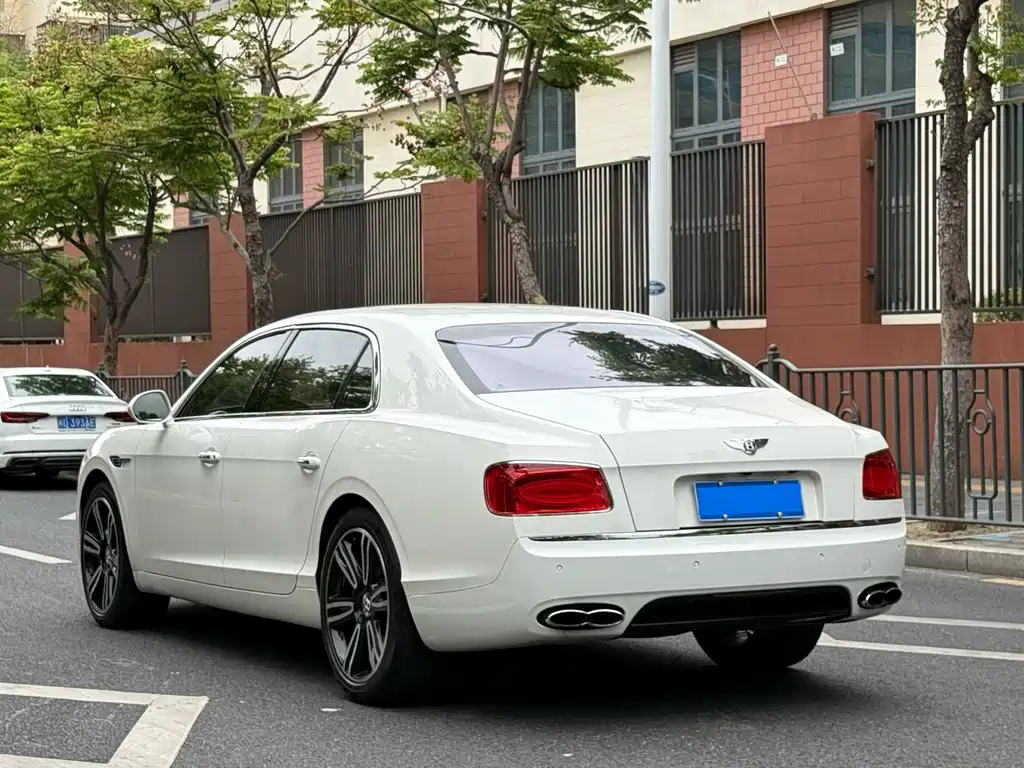 Bentley Flying Spur 2017 — фото 4