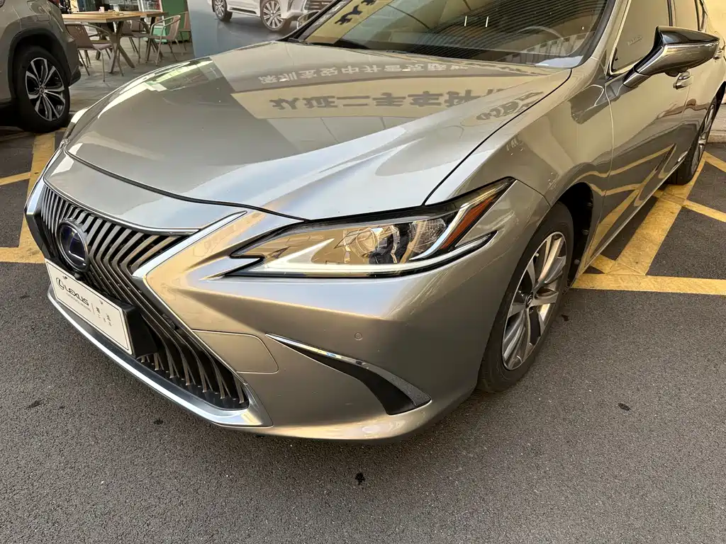 Lexus ES 2020 — фото 2