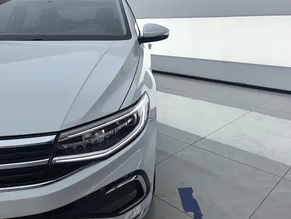 Volkswagen Bora 2023
