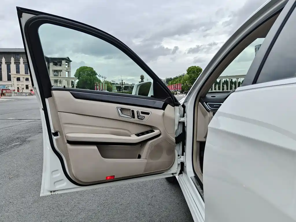 Mercedes-Benz E-Class 2014 — фото 14
