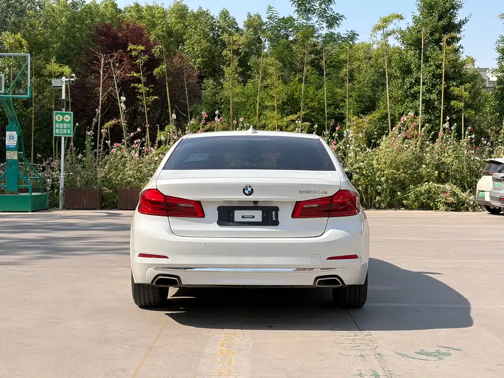 BMW 5 Series New Energy 2019 — фото 15