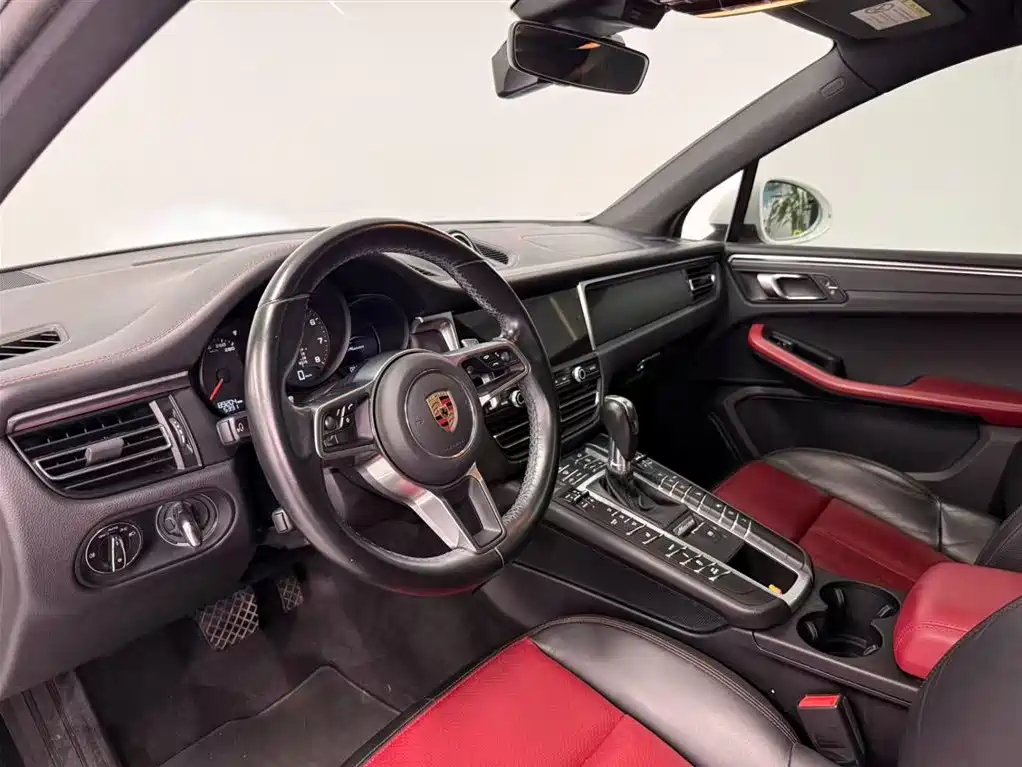 Porsche Macan 2020 — фото 15