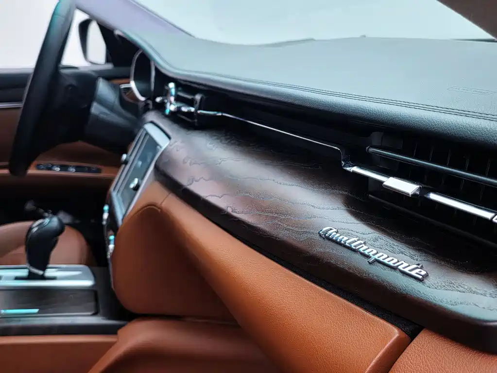 Maserati Quattroporte 2014 — фото 15