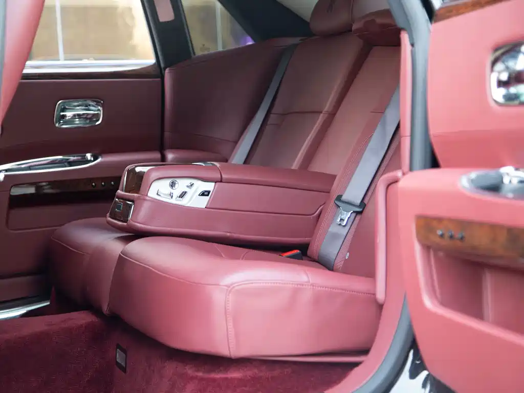 Rolls-Royce Ghost 2012 — фото 11
