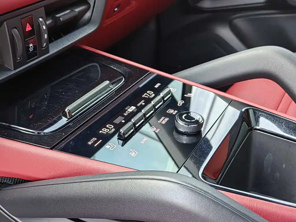 Porsche Cayenne 2023 — фото 15