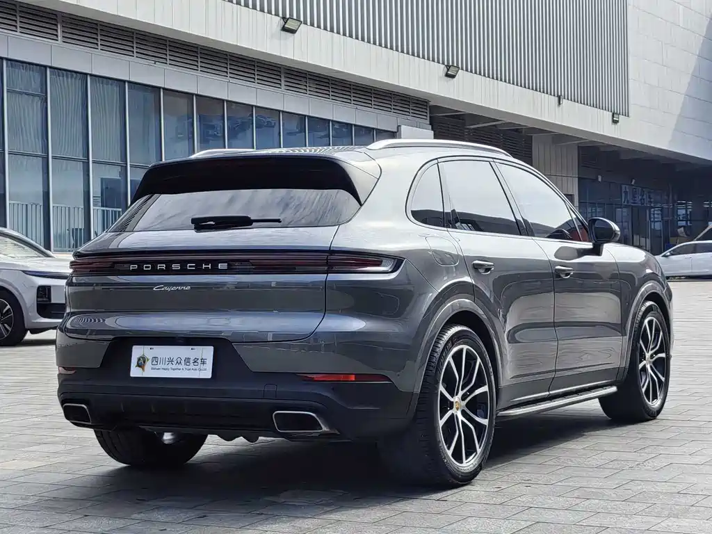 Porsche Cayenne 2023